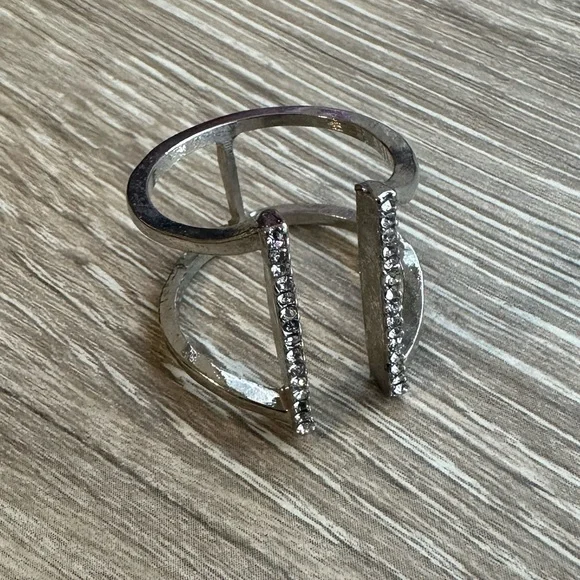 Adjustable Rhinestone Ring. OS. - Picture 1 of 1